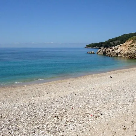 Hera * Himare